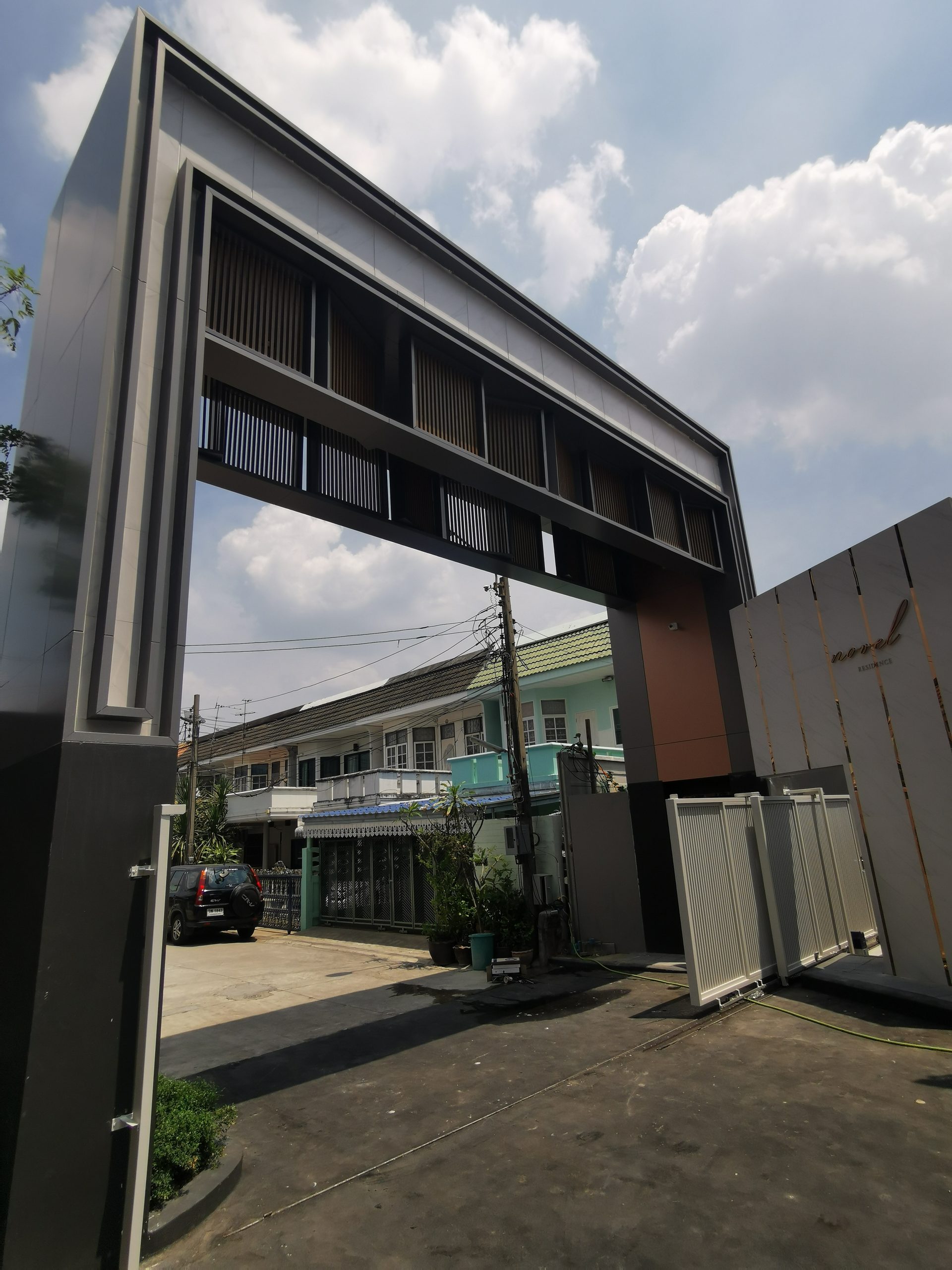 ฟาซาดอาคาร Novel ลาดพร้าว 18 เฟส 2